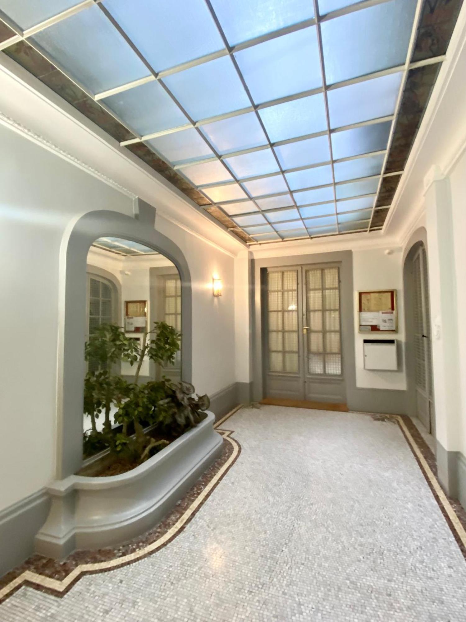 Studio Chic Paris Tour Eiffel Near Eiffel Tower 7Th Floor Экстерьер фото